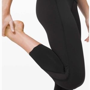 Lululemon wunder under scalloped hem high rise crop 23”